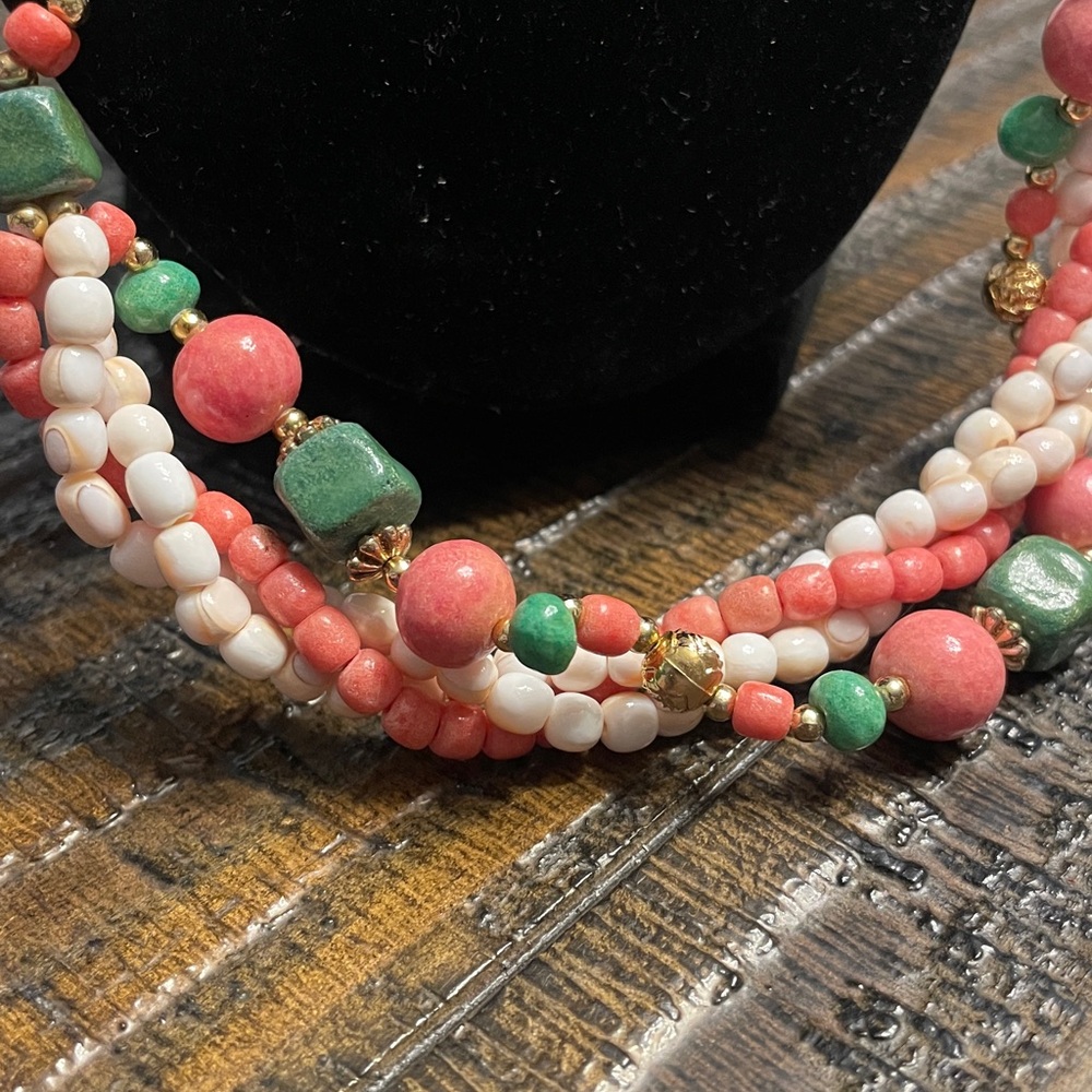 Lee Sands Tulip Necklace & Earring Set - Picture 7 of 9